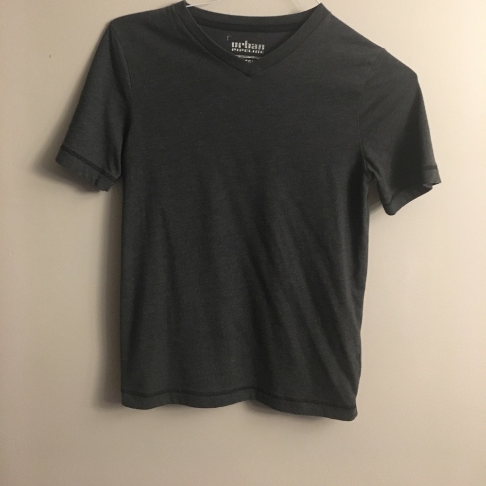 V neck t